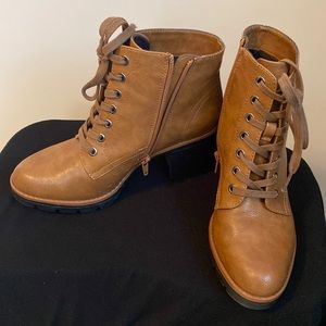 LADIES TAN NATURALIZER ANKLE BOOTS SZ 7.5